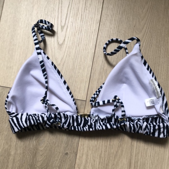 H&M triangle bikini top - Picture 2 of 2